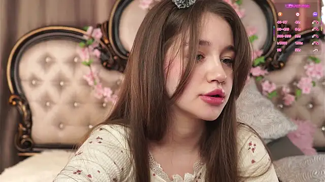 Snapshot of AmiLewis chatting on 04/26/26, 01:03 AmiLewis online show from 04/26/26, 01:03