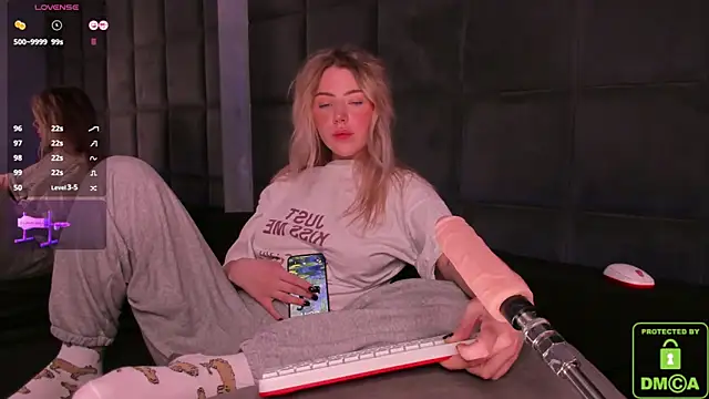 Snapshot of NateHalll chatting on 03/19/25, 08:34 NateHalll online show from 03/19/25, 08:34