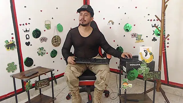 Snapshot of KalethBigDick chatting on 03/21/25, 04:40 KalethBigDick online show from 03/21/25, 04:40