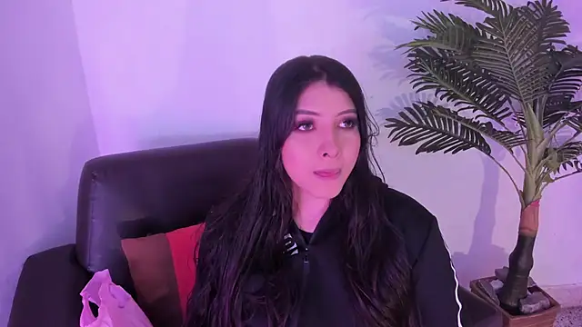 Snapshot of Miia_Thompsonn chatting on 03/08/25, 03:06 Miia Thompsonn online show from 03/08/25, 03:06