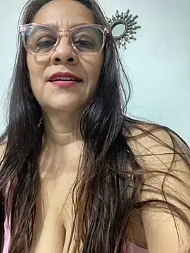 Snapshot of brendasexywet chatting on 10/12/25, 01:43 brendasexywet online show from 10/12/25, 01:43