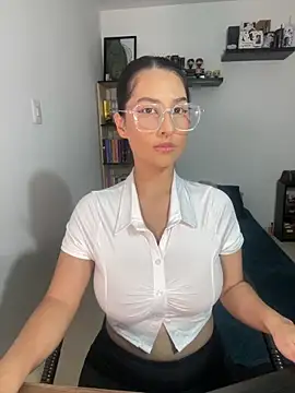 Snapshot of sofi_johansson chatting on 03/12/25, 05:35 sofi johansson online show from 03/12/25, 05:35