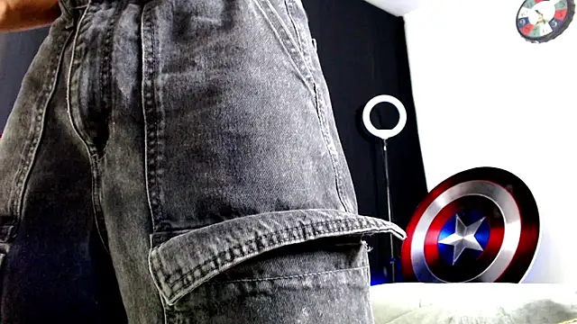 Antonywebb94 online show from 11/19/25, 04:23