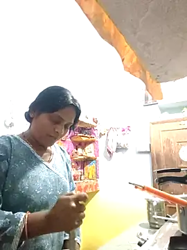 priyadarshiPRIYASEXCPL223 online show from 04/15/26, 01:23