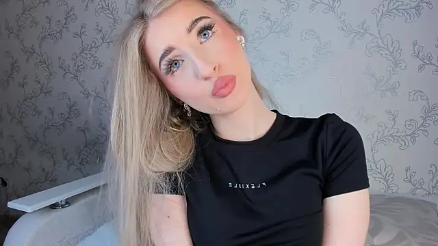 Snapshot of milky_waybaby chatting on 01/23/25, 05:24 milky waybaby online show from 01/23/25, 05:24