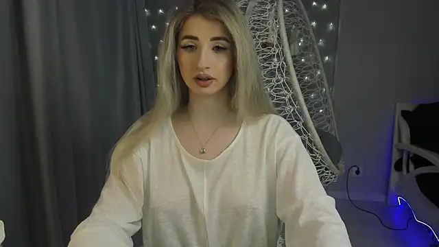 Snapshot of milky_waybaby chatting on 09/25/25, 04:32 milky waybaby online show from 09/25/25, 04:32