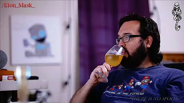 Snapshot of Seraph_De_La_Luna chatting on 01/05/25, 02:38 Seraph De La Luna online show from 01/05/25, 02:38