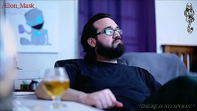 Snapshot of Seraph_De_La_Luna chatting on 01/12/25, 07:43 Seraph De La Luna online show from 01/12/25, 07:43