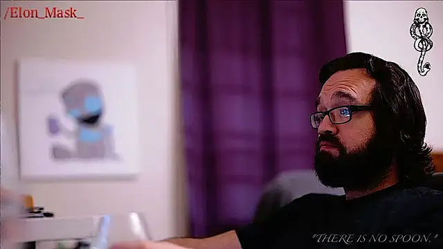 Snapshot of Seraph_De_La_Luna chatting on 01/13/25, 04:18 Seraph De La Luna online show from 01/13/25, 04:18