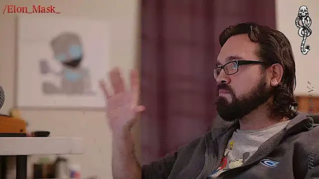 Snapshot of Seraph_De_La_Luna chatting on 01/24/25, 01:45 Seraph De La Luna online show from 01/24/25, 01:45