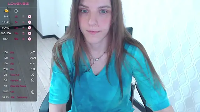 Snapshot of LisaHeart chatting on 03/19/25, 11:36 LisaHeart online show from 03/19/25, 11:36