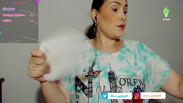 Miss Agatha online show from 11/08/25, 01:39