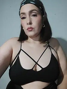 Miss Agatha online show from 03/15/26, 01:39