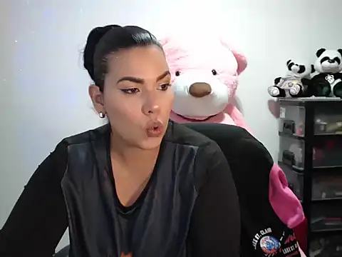 CarolinaRincon online show from 11/22/25, 11:48