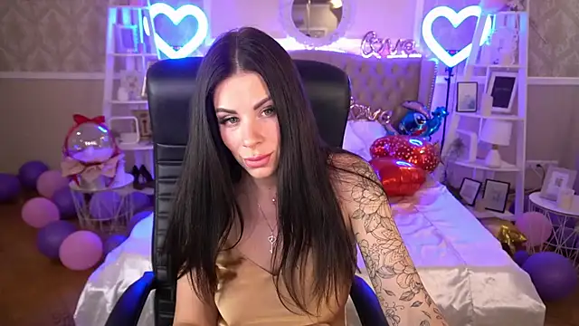 Snapshot of IsabellaFoxyy chatting on 02/10/25, 01:33 IsabellaFoxyy online show from 02/10/25, 01:33