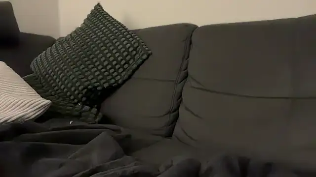 Snapshot of devils-son chatting on 12/23/25, 07:28 devils-son online show from 12/23/25, 07:28