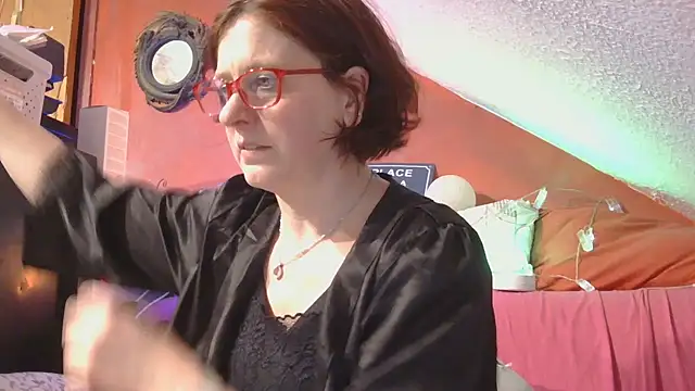 Snapshot of lanax chatting on 06/08/26, 12:16 lanax online show from 06/08/26, 12:16