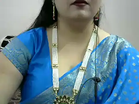 Snapshot of Shruti_139 chatting on 01/21/25, 06:55 Shruti 139 online show from 01/21/25, 06:55