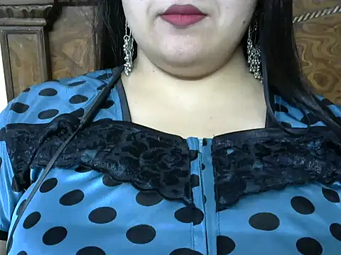 Snapshot of Shruti_139 chatting on 12/16/25, 06:02 Shruti 139 online show from 12/16/25, 06:02