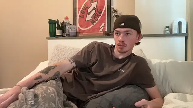 Snapshot of younghungginger chatting on 12/14/24, 06:52 younghungginger online show from 12/14/24, 06:52