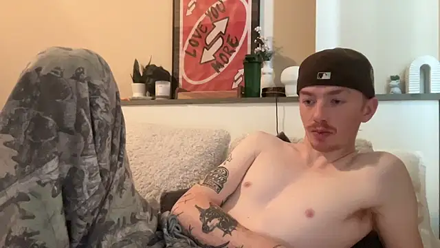 Snapshot of younghungginger chatting on 12/24/24, 07:22 younghungginger online show from 12/24/24, 07:22