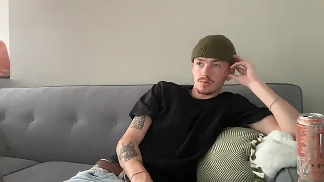 younghungginger online show from 11/16/25, 08:25