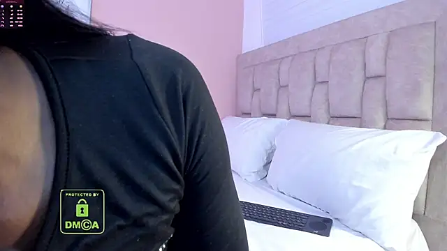 Snapshot of scarlet_darling26 chatting on 03/23/25, 12:47 scarlet darling26 online show from 03/23/25, 12:47