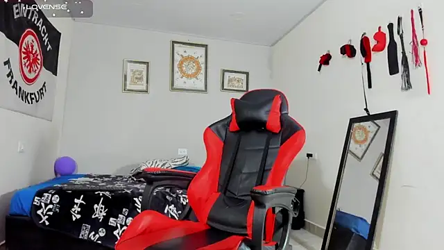 AlejoKhalifa  online show from 10/30/25, 10:16