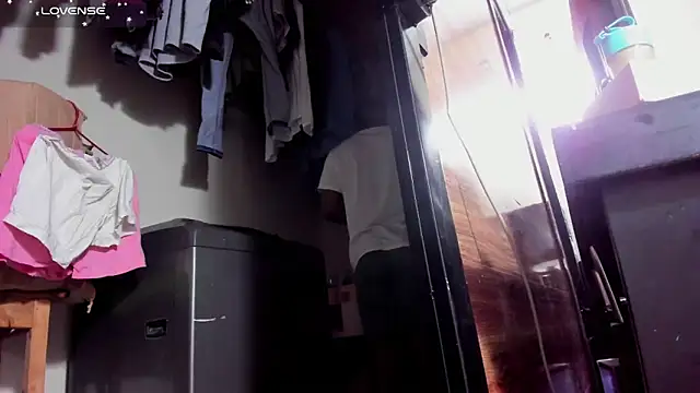 AlejoKhalifa  online show from 11/03/25, 08:26