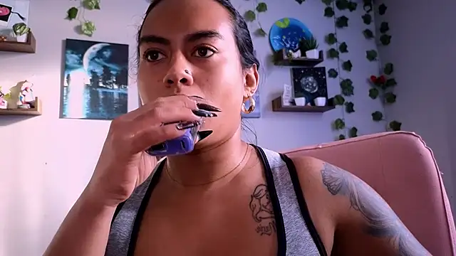 macey elliot  online show from 10/23/25, 11:53