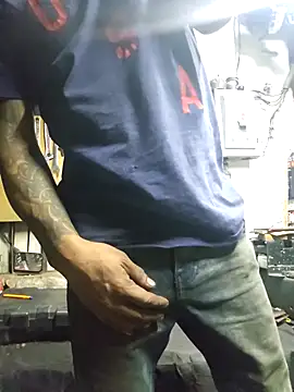 Snapshot of pene_latinoriico chatting on 10/17/25, 05:32 pene latinoriico online show from 10/17/25, 05:32