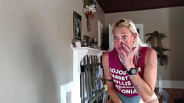 Snapshot of Glamazonx chatting on 09/08/25, 03:55 Glamazonx online show from 09/08/25, 03:55