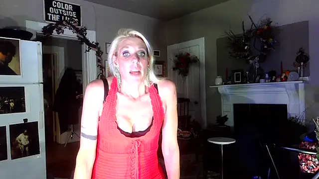 Snapshot of Glamazonx chatting on 11/28/25, 12:24 Glamazonx online show from 11/28/25, 12:24