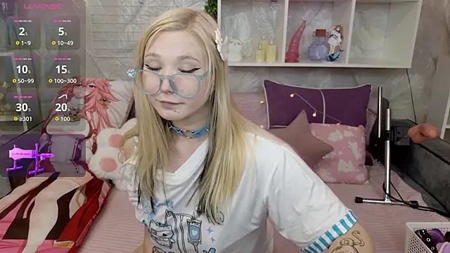 MeowkaKitty online show from 10/15/25, 01:39