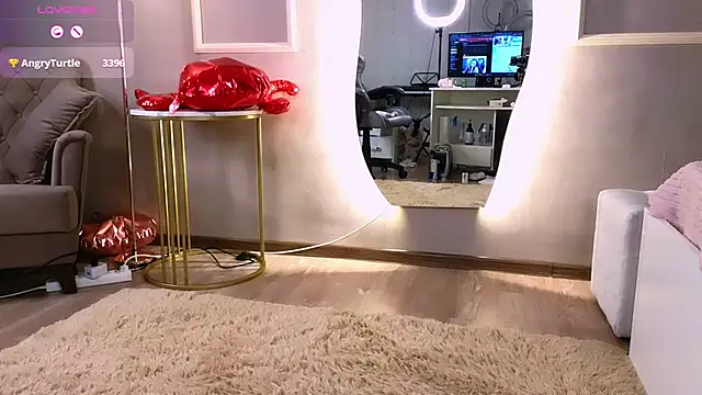 Britney Lynch online show from 02/11/25, 03:08