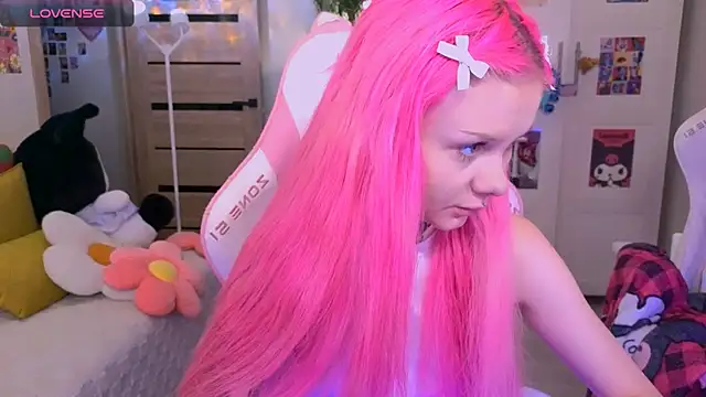 Britney Lynch online show from 10/26/25, 12:44