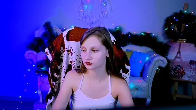 Snapshot of EllaHorton chatting on 12/15/24, 09:56 EllaHorton online show from 12/15/24, 09:56