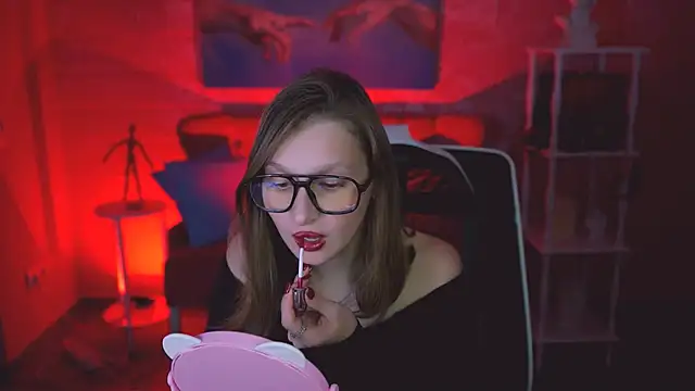 EllaHorton online show from 11/18/25, 07:51