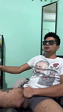 yObal-hot online show from 10/21/25, 01:39