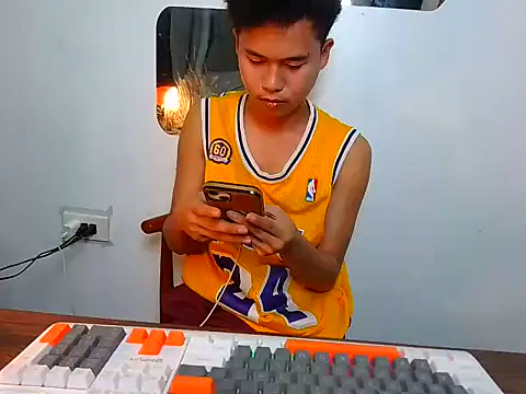 Snapshot of Asiantwink21 chatting on 09/17/25, 02:30 Asiantwink21 online show from 09/17/25, 02:30