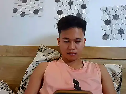 Snapshot of Asiantwink21 chatting on 09/23/25, 05:05 Asiantwink21 online show from 09/23/25, 05:05