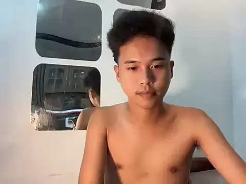 Snapshot of Asiantwink21 chatting on 10/23/25, 02:49 Asiantwink21 online show from 10/23/25, 02:49