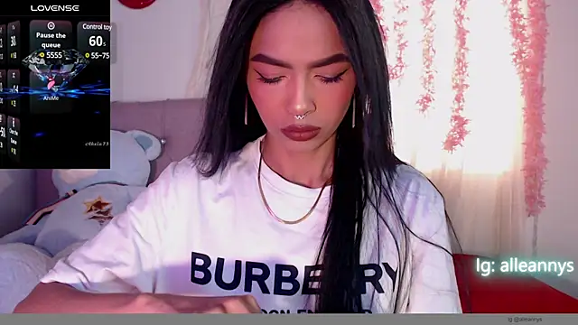 Snapshot of Alleanys_Cristal chatting on 02/27/25, 02:21 Alleanys Cristal online show from 02/27/25, 02:21