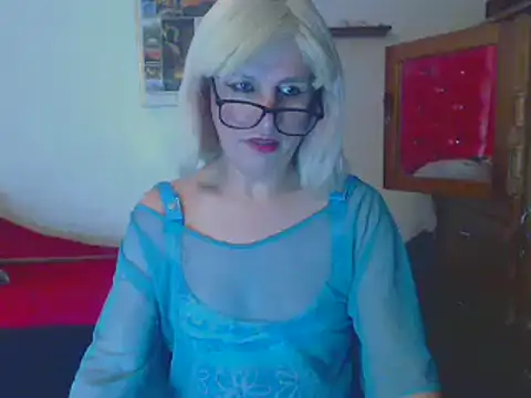 Snapshot of LorenJade chatting on 12/13/24, 11:50 LorenJade online show from 12/13/24, 11:50