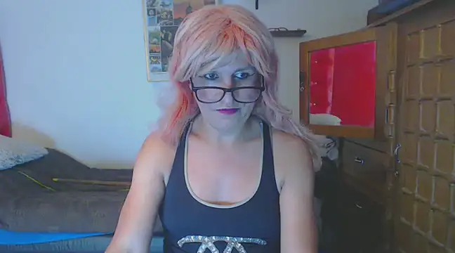 Snapshot of LorenJade chatting on 02/15/25, 03:31 LorenJade online show from 02/15/25, 03:31