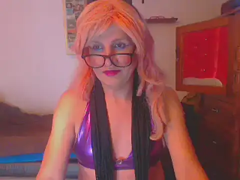 Snapshot of LorenJade chatting on 02/22/25, 07:12 LorenJade online show from 02/22/25, 07:12