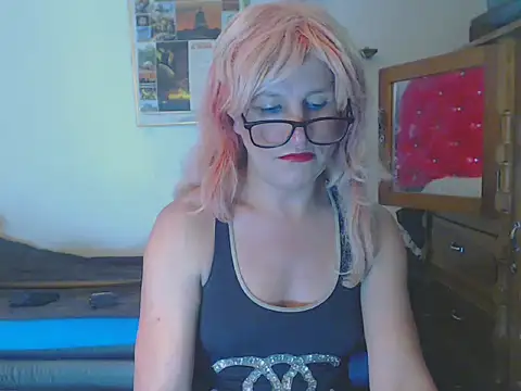 Snapshot of LorenJade chatting on 02/27/25, 07:23 LorenJade online show from 02/27/25, 07:23