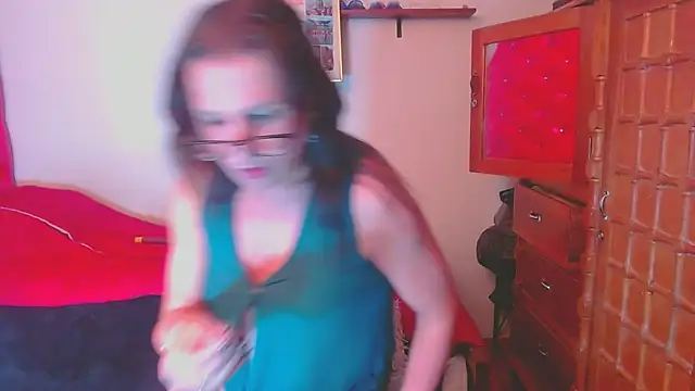 Snapshot of LorenJade chatting on 10/29/25, 07:54 LorenJade online show from 10/29/25, 07:54