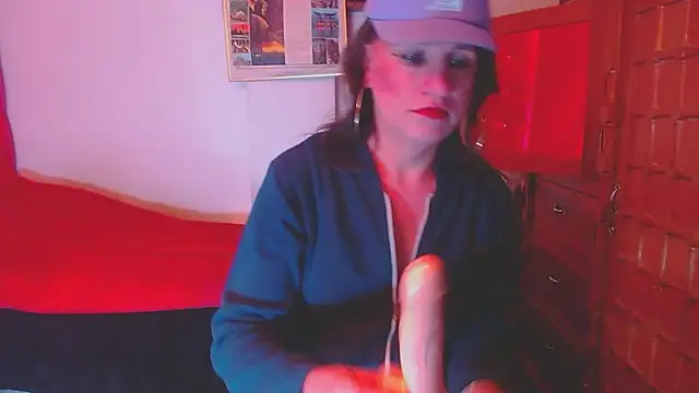 Snapshot of LorenJade chatting on 11/08/25, 07:30 LorenJade online show from 11/08/25, 07:30