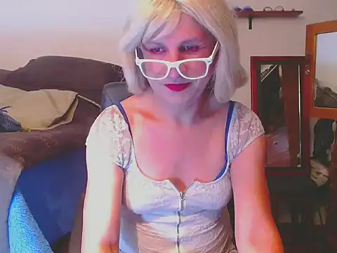 LorenJade online show from 04/18/26, 07:45